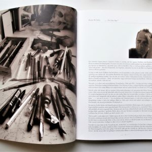 WERKVERZEICHNIS DER RADIERUNGEN . Texte von Bodo W. Klös u.A. . Abbildungen von Atelier Klös u.A. 134 S . edition noir 2004