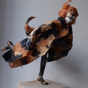 DER GROSSE LEON . Papier und Draht . 28x26x26cm