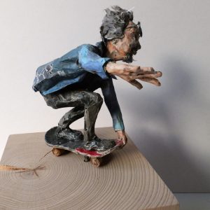 DER SENIOR SKATER . Papier und Draht . 15x18x9cm