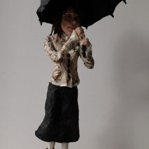 DIE ERBSENPRINZESSIN IM REGEN . Papier und Draht . 36x12x12cm