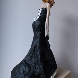 DIE ROBE . Papier und Draht . 34x18x18cm