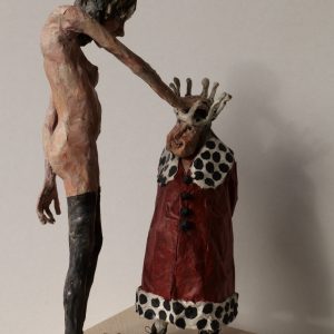 KLEINER DICKER KÖNIG . Papier und Draht . 25x15x8cm